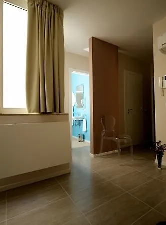 Fabris Palace בית הארחה