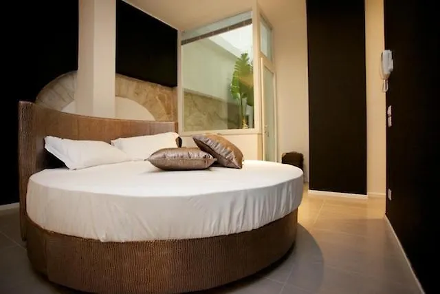 Fabris Palace בית הארחה טרני