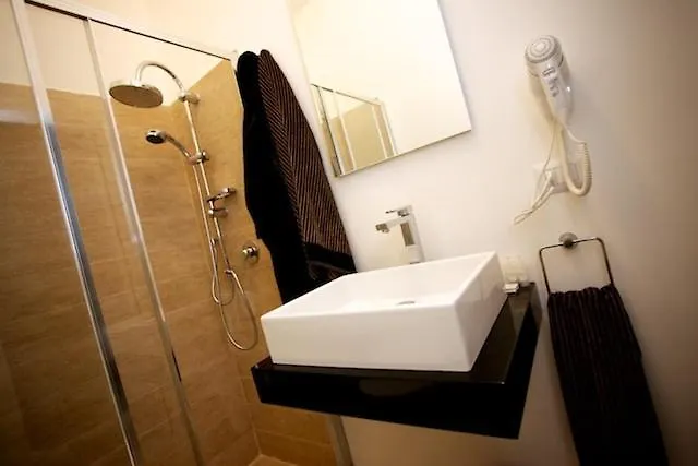 בית הארחה Fabris Palace 3*