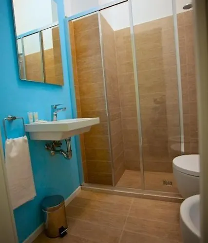 Fabris Palace בית הארחה